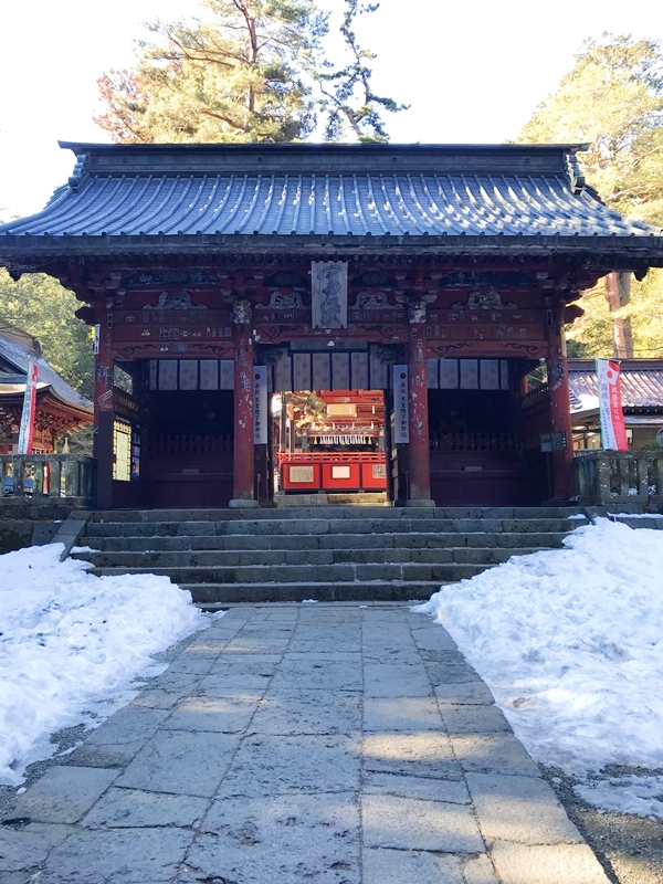 北口本宮冨士浅間神社の随神門と三国第一山の額