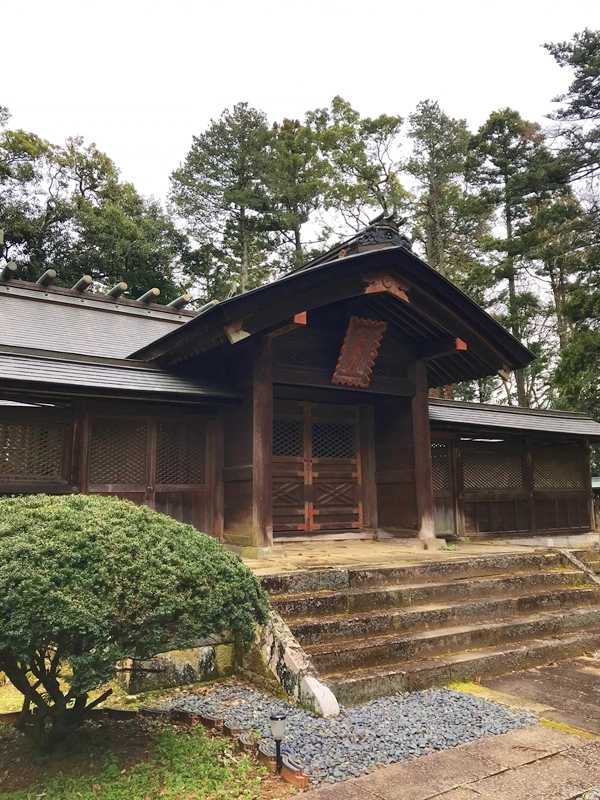 小御門神社の本殿｜明治15年建立の瑞垣に囲まれた神聖な社殿