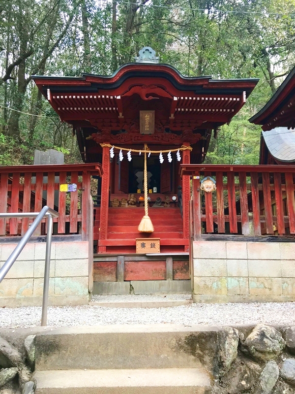 聖神社周辺の自然 - 歴史を感じさせる荘厳な環境