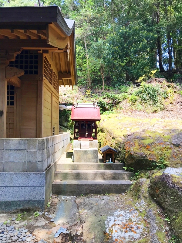 秋葉神社 境内社 稲荷神社 商売繁盛・実りと開運の神様