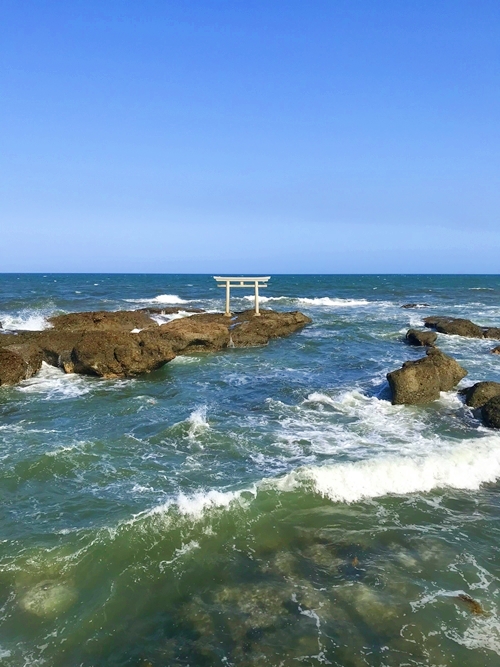 大洗磯前神社の神磯の鳥居と太平洋の絶景 - 茨城県のパワースポット