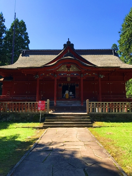 青森県弘前市のパワースポット高照神社の外観と鳥居
