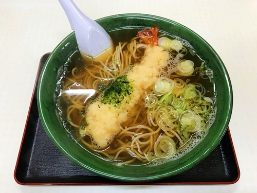 岩木山神社近くのなかの食堂の外観