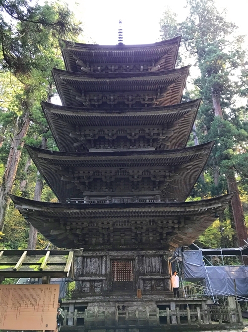 国宝 羽黒山五重塔の全景と建築美