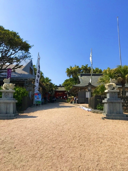 青島神社の授与所｜縁結びグッズの販売｜参拝記念のお土産