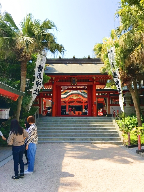 青島神社の鴨就宮｜歴史的な扁額｜明治時代の名称の名残