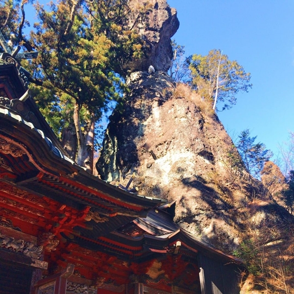 榛名神社 御姿岩 ご祭神が祀られる巨岩と注連縄がかけられた上部