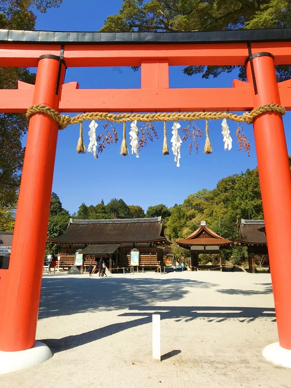 上賀茂神社 二の鳥居 まっすぐ伸びる参道
