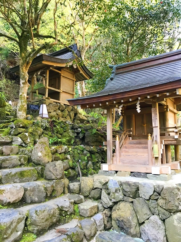 貴船神社 牛一社 本殿裏に鎮座する末社 木花開耶姫命を祀る 牛鬼伝説