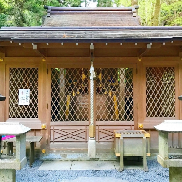 貴船神社 奥宮 本殿 日本三大龍穴の一つ 龍穴伝説とパワースポット
