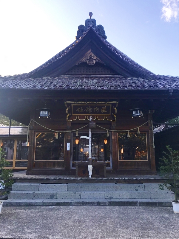 荘内神社の拝殿｜星夢による縁結び祈祷が行われる神聖な場所