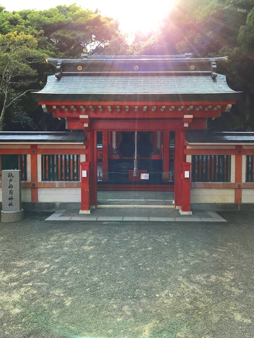 鵜戸稲荷神社の社殿｜商売繁盛のご利益｜朱色の美しい建築