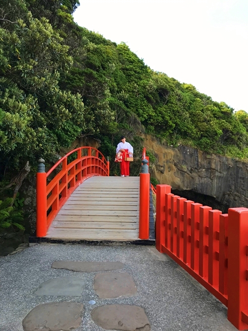 鵜戸神宮の玉橋｜釘不使用の反橋｜日本三大下がり宮への入口