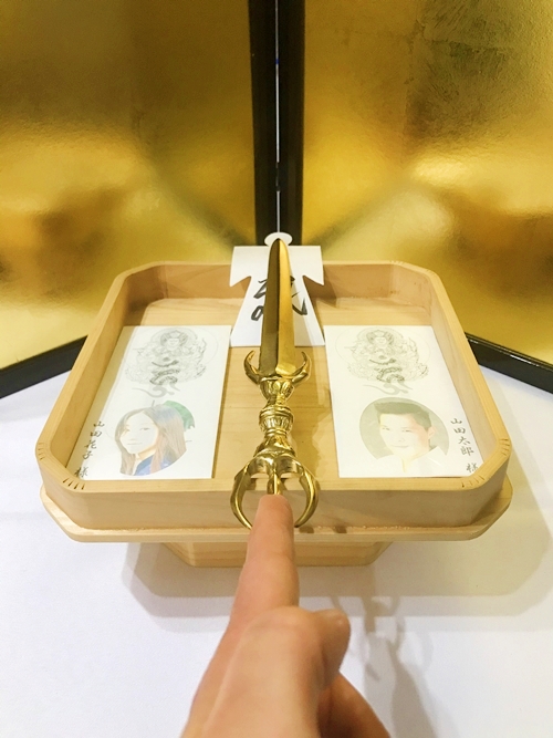 願望成就のために悪念を切り祓う三鈷剣を用いた儀式