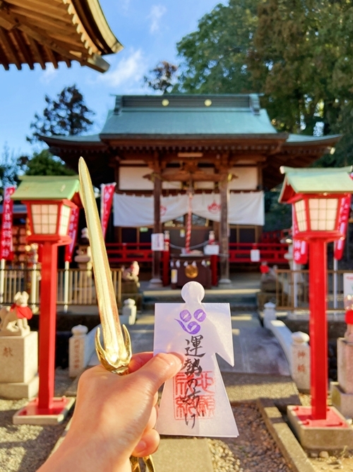 神社の拝殿前で神具を用いて行う縁切りのご祈祷