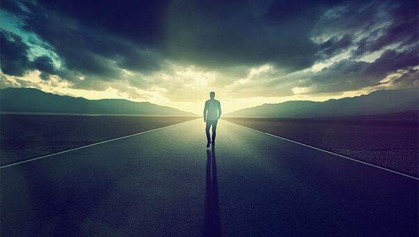 人生の様々な選択肢によって枝分かれしていく複数の運命のルートの図解
