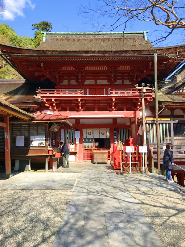 談山神社の総社拝殿と神廟拝所、運慶作と伝わる木造狛犬の迫力ある姿