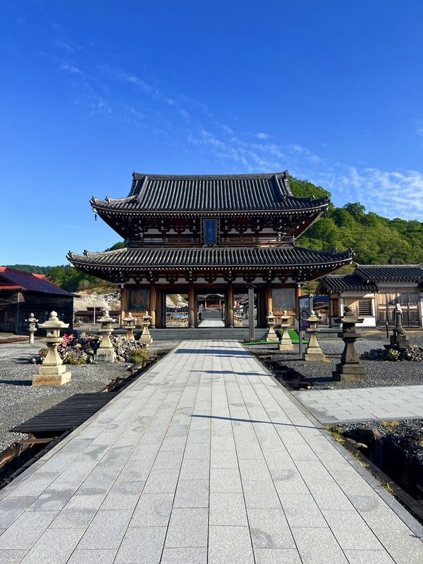 青森県むつ市の恐山菩提寺山門と霊場参拝の記録