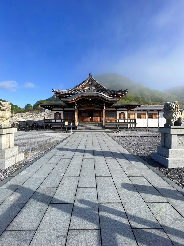 恐山菩提寺の本堂で縁結びと開運を願う祈祷記録