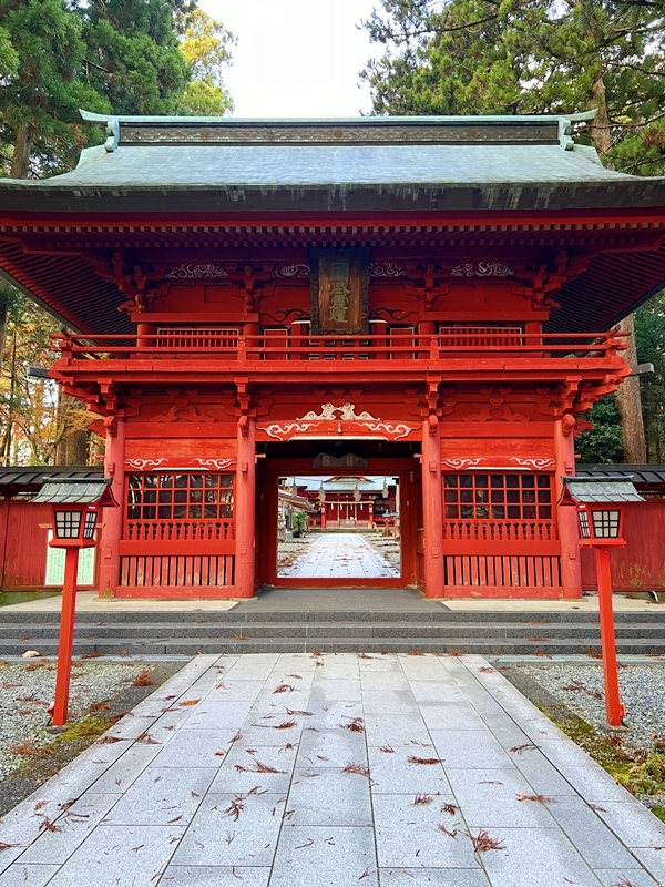 東口本宮冨士浅間神社の神門と良縁成就を願う参拝記録
