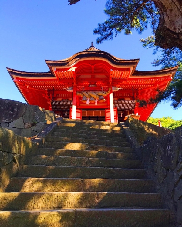 パワースポットで有名な日御碕神社の石段