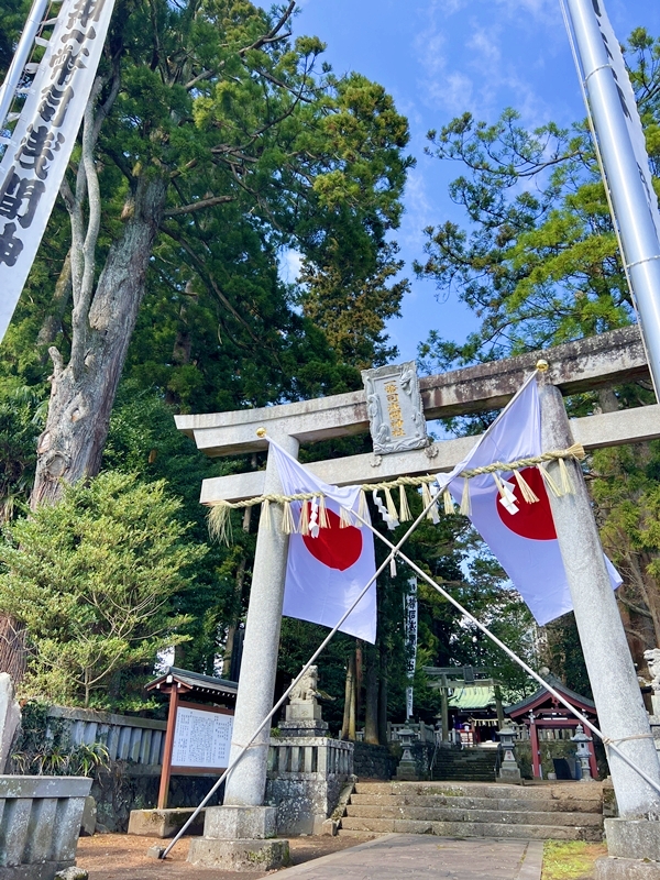 清らかな空気が流れる一幣司浅間神社の鳥居