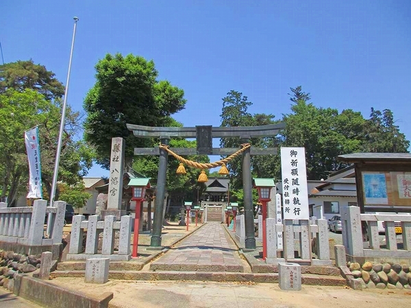 パワースポットで有名な下野國一社 八幡宮の鳥居