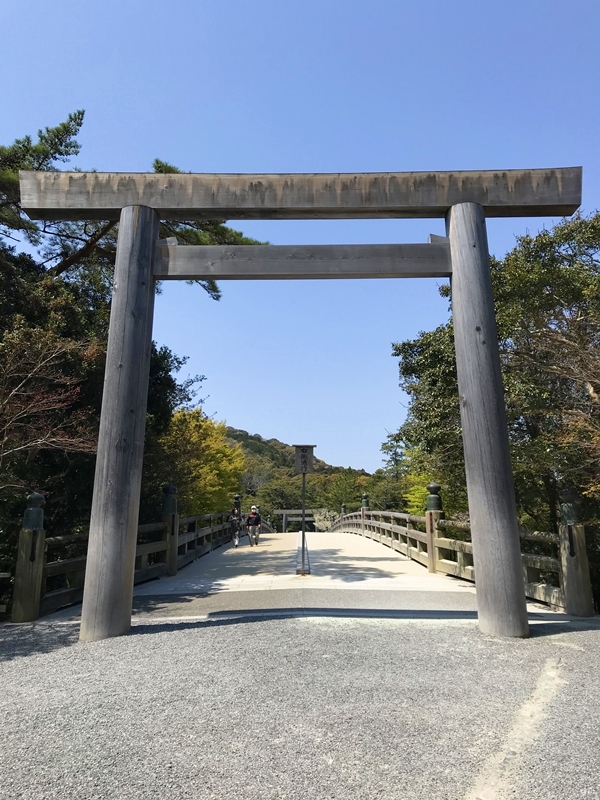 パワースポットで有名な内宮の宇治橋鳥居