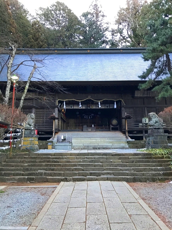 河口浅間神社の拝殿 厳かな雰囲気の外観