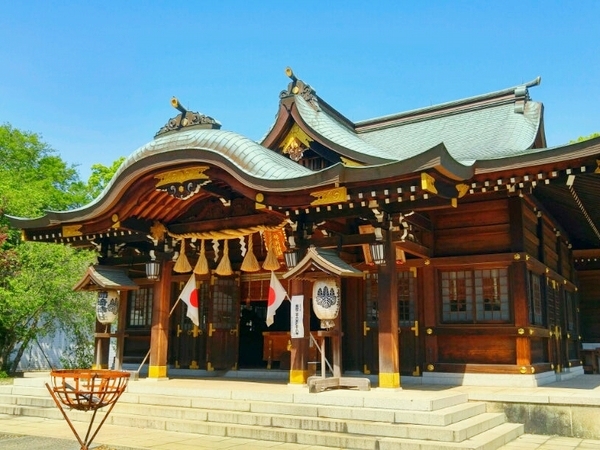 姉埼神社の荘厳な社殿