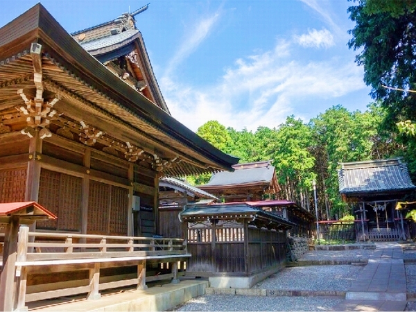 本物の縁結びを願う参拝者が訪れる出雲伊波比神社の静かな境内風景