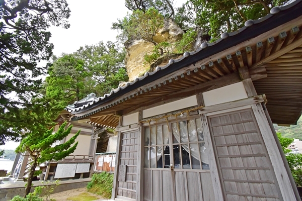 龍神を祀る下田龍神宮の境内の様子