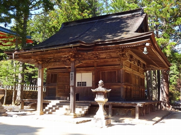 高野山壇上伽藍の愛染堂｜縁結び祈願