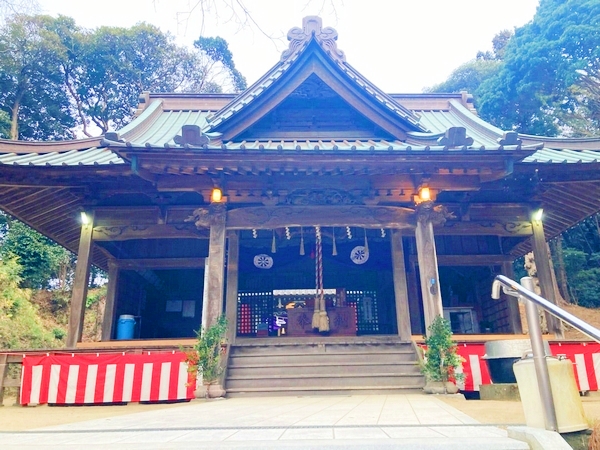 弟橘媛命を祀り良縁成就や本物の縁結びの霊力を宿す吾妻神社の荘厳な社殿