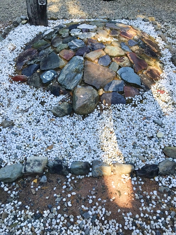 須佐神社の塩井と神秘的な湧水