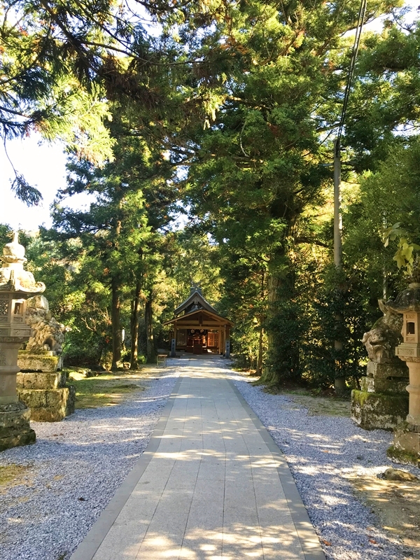 須佐神社摂社の天照社の外観